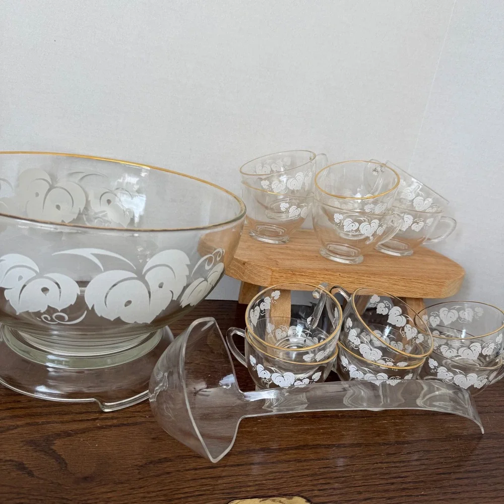 Vintage Anchor Hocking White Grape Leaf‎ Punch Bowl Set Ladle 12 Cups Gold Trim